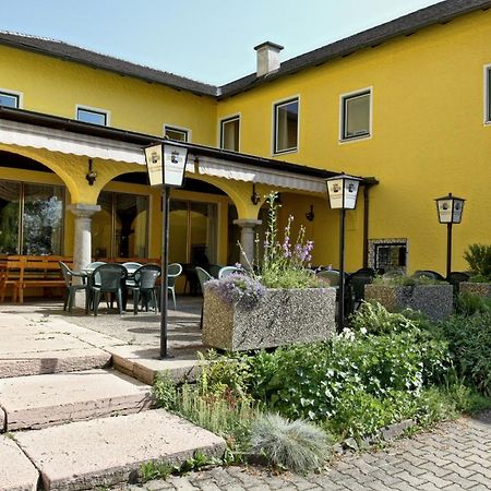 Stiftsgasthof Hochburg Exterior foto